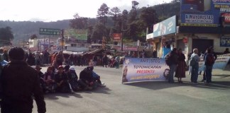 Salubristas y maestros bloquearon carreteras