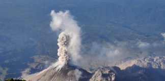 Volcán de Fuego está activo