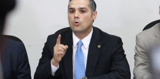 Llueven acciones legales contra diputado Luis Hernández Azmitia