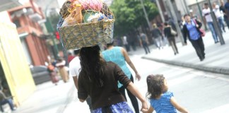 Mineco trabaja proyecto de ley que busca frenar la economía informal