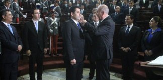 Junta Directiva asume en Congreso con amparo en su contra