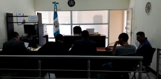 Ciudadanos extranjeros a la espera de rendir primera declaración