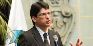 UNE da 48 horas a Mineco para quitar arancel en el pollo