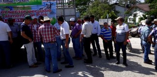 Ganaderos bloquean rutas en el interior del país