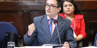 FECI analiza presentar amparo por libertad de familiares del Presidente