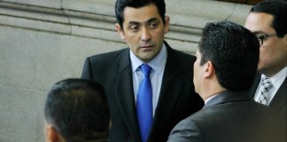 Chinchilla dice que no desistirá de discusión de reformas