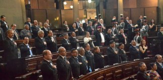 Congreso realiza sesión solemne del Día de la Constitución