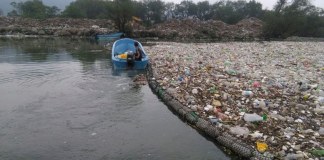 Desechos se acumulan en lago de Amatitlán