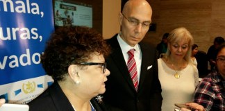 Salvadoreños y hondureños se refugian en Guatemala por violencia