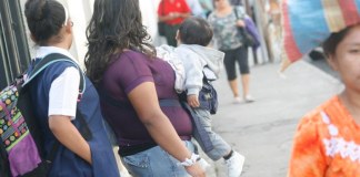 Madres guatemaltecas podrían disfrutar más tiempo de posparto