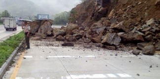Derrumbes afectan movilidad en ruta al Atlántico