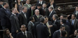 Ven necesidad de reformar la Constitución y no las leyes ordinarias