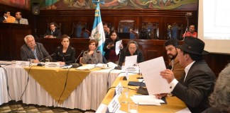 Suman tres amparos contra proceso de elección del PDH