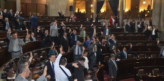 Diputados legalizan sus privilegios en pagos de bonificaciones