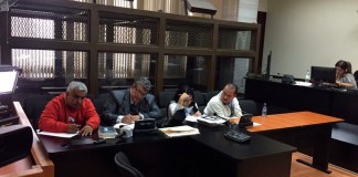 Inicia audiencia contra extécnicos de la SAT