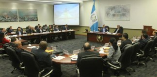 Advierten riesgos por inestabilidad en cargos públicos del Ejecutivo