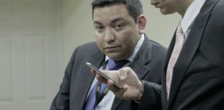 Fiscal da declaraciones, juez le reclama y luego culpa a periodista