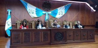 Tres magistrados de CC suspenden la salida de Iván Velásquez