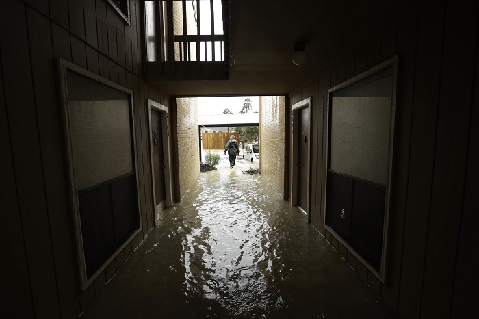 Piden a habitantes de Houston hervir agua antes de beberla - Los