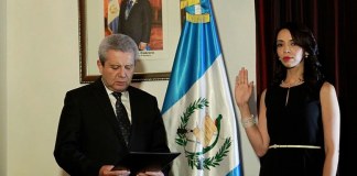 En medio de la incertidumbre, asume sexta titular de Bienestar Social