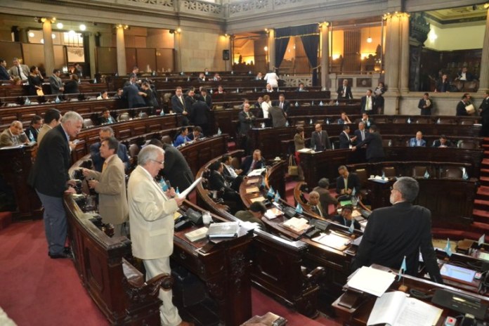 Diputados insisten en quitar responsabilidad a Secretarios Generales de Partidos Políticos