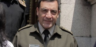 Ministro de Defensa propone indemnizar a soldados por problemas financieros