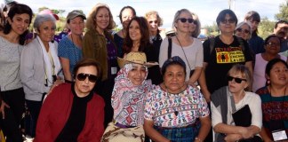Mujeres Premios Nobel de la Paz visitan a líderes en Casillas