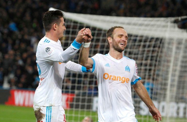 Marsella golea al Saint-Etienne y es cuarto en Francia