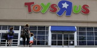 Toys R Us, acosada por la competencia, cierra 20% de tiendas