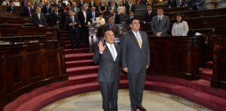Juramentan a exdiputado del PP como sustituto de Julio Juárez