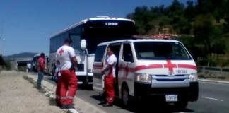 Ambulancias y profesionales acompañan traslado de niños y adultos