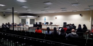 Juez envía a juicio a Keller en cumplimiento de orden judicial