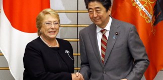 Bachelet firma proyecto de nueva Constitución a días de irse