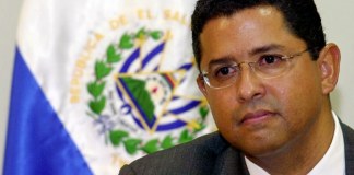 El Salvador absuelve en juicio civil a expresidente Flores