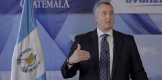 Amparo contra Degenhart sin avances en la CSJ