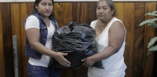 Expiloto de bus y su familia reciben donación