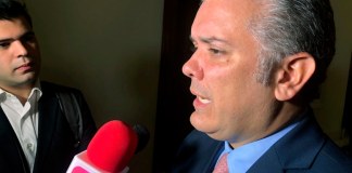 Duque aceptaría fumigación aérea de cultivos de coca