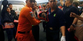 Se hunde ferry en Indonesia con 80 personas a bordo