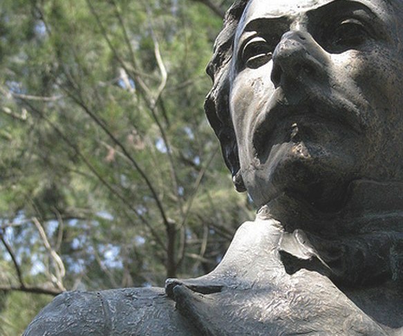 Apareció sin cabeza el primer poeta guatemalteco