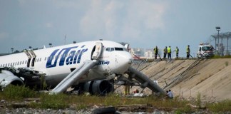Un muerto, 18 heridos, en accidente de avión en Rusia