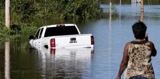 Entregan suministros en ciudad castigada por “Florence”