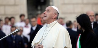 El Papa retira a dos cardenales de su Gabinete informal