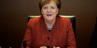 Merkel y Macron critican a Rusia por uso de fuerza militar en el estrecho de Kerch