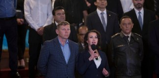 Usuarios en redes sociales recriminan al presidente Morales