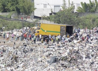 Recolectores de desechos suspenden paro tras diálogo con autoridades municipales