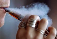 20 años de cárcel y hasta 15 latigazos por vender vapeadores en Singapur