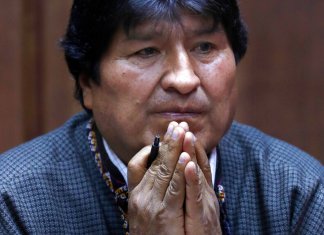 Evo Morales llega a Argentina como refugiado político