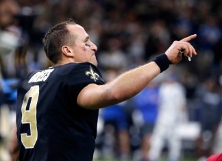 Brees impone récord de pases de anotación; Saints arrollan