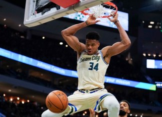 Bucks superan a Magic; hilvanan 15ta victoria