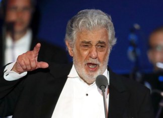 Domingo recibe ovación en Milán en 50 aniversario